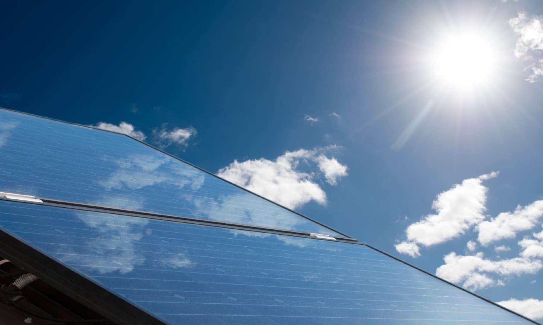 Panorama du canton de Vaud avec installation solaire