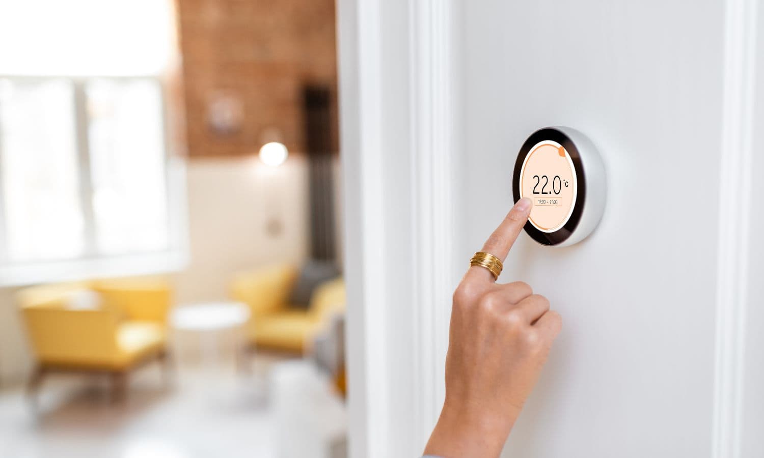 Thermostat connecté affichant la température en temps réel